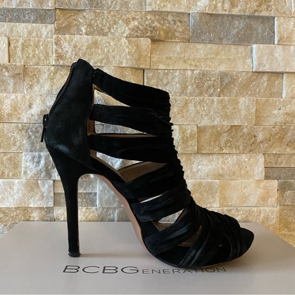 BCBG Jubilee Black Maya Nubuck Heels - Picture 4 of 9